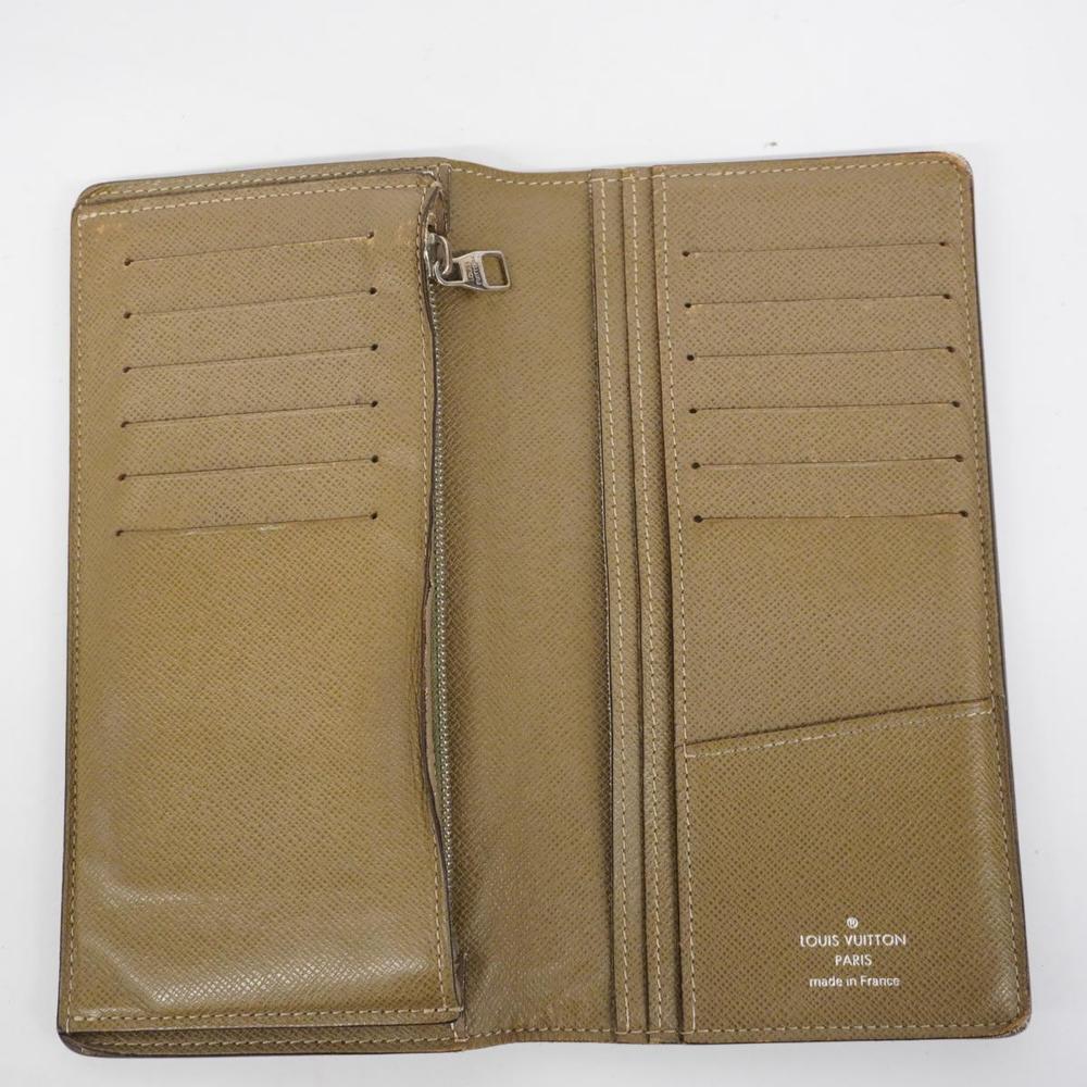 Louis Vuitton Long Wallet Taiga Brazza Ural View 3